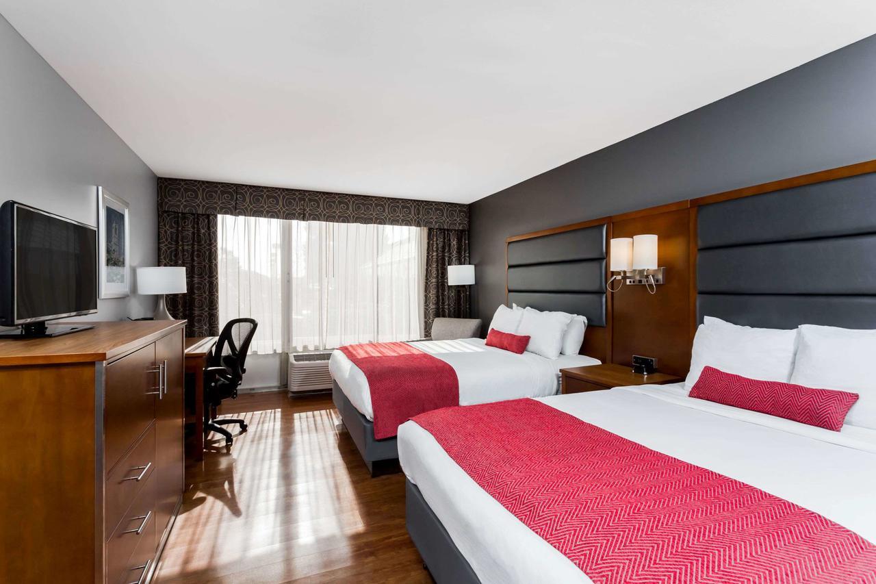 Wyndham Garden Гринсборо Экстерьер фото